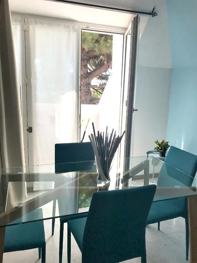 Charming Studio In Desenzano Del Garda 47 Sqm With Balcony Parking