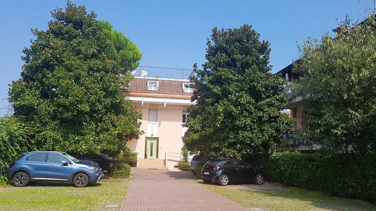 Charming Studio In Desenzano Del Garda 47 Sqm With Balcony Parking Appartamento